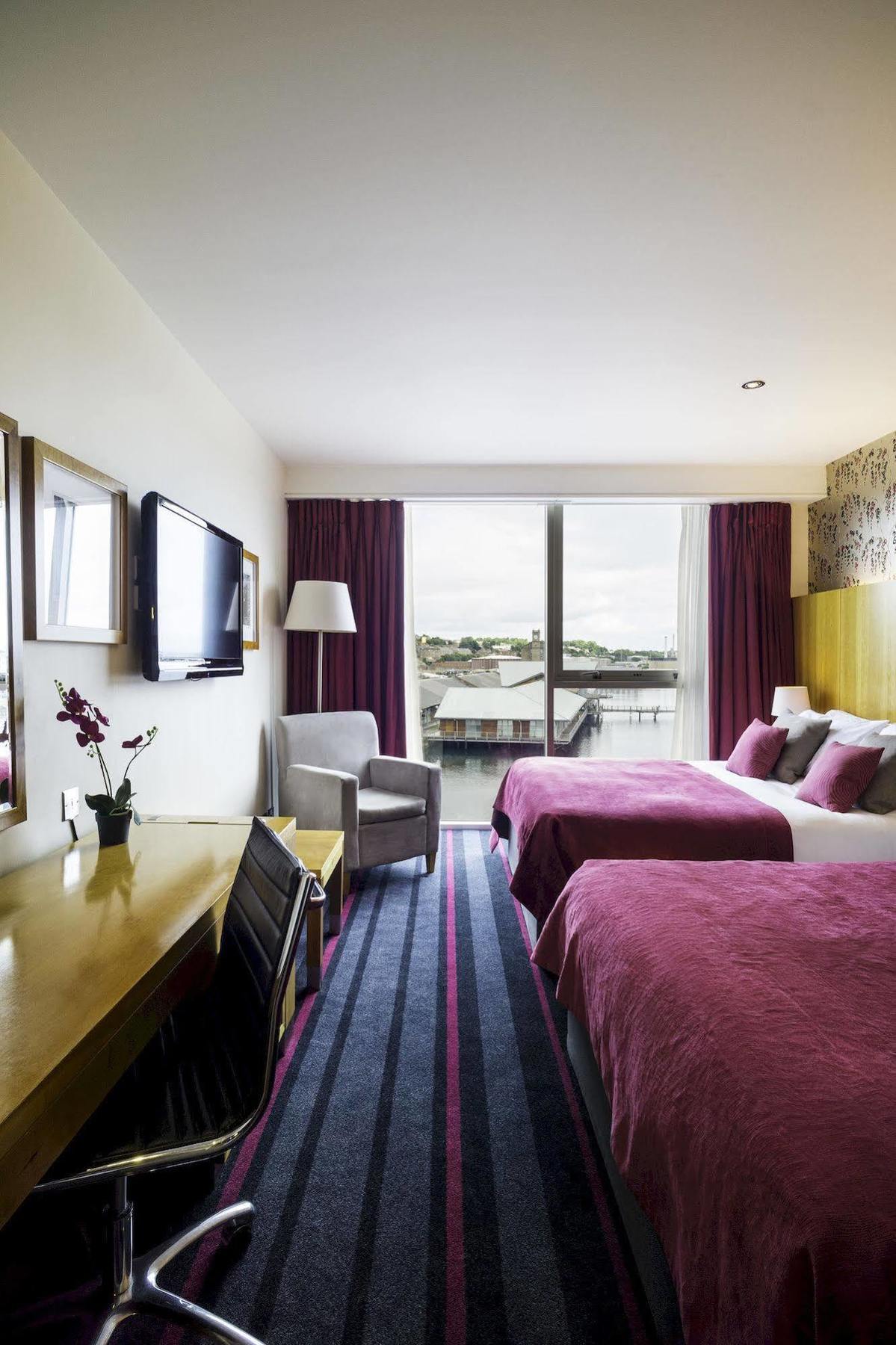 Apex Quay & Hotel