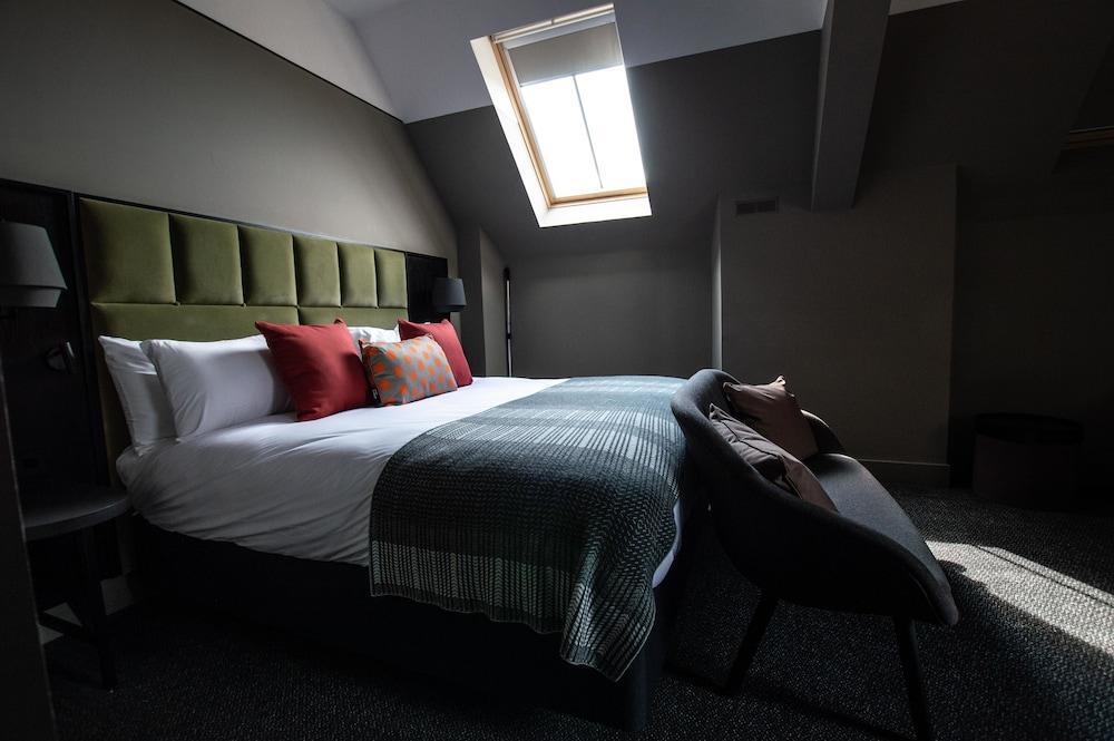 Indigo - By Ihg Dundee