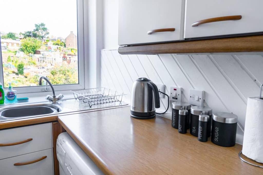 Apartment ☆ Bright, 2 Bedroom West End ☆ Dundee