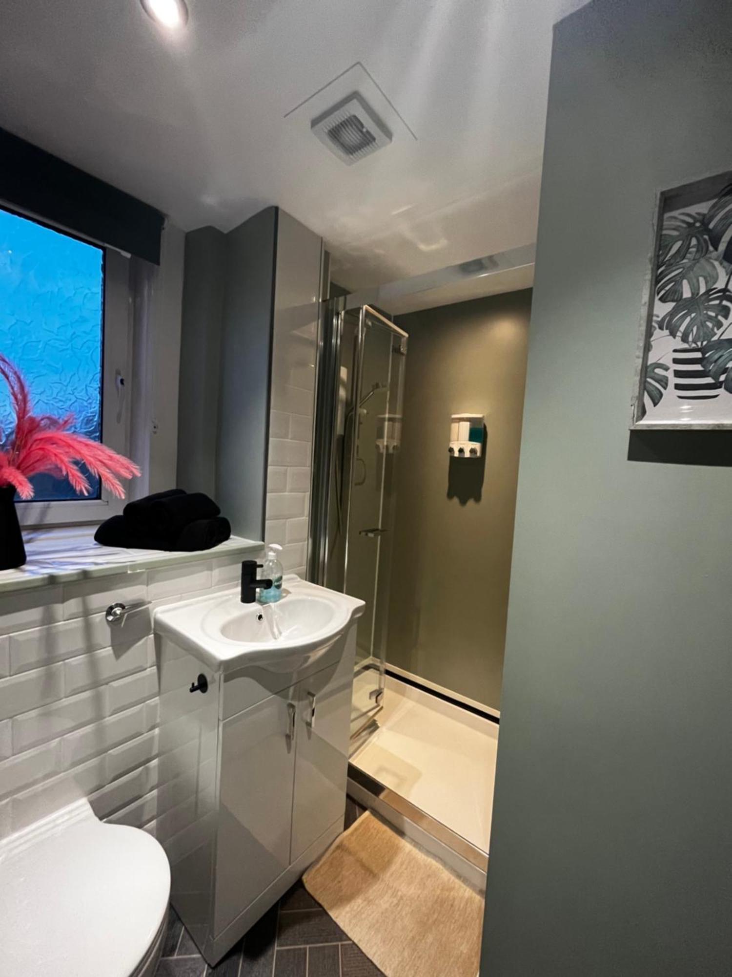 Stunning On Perth Rd-mins From Centre Apartamento *