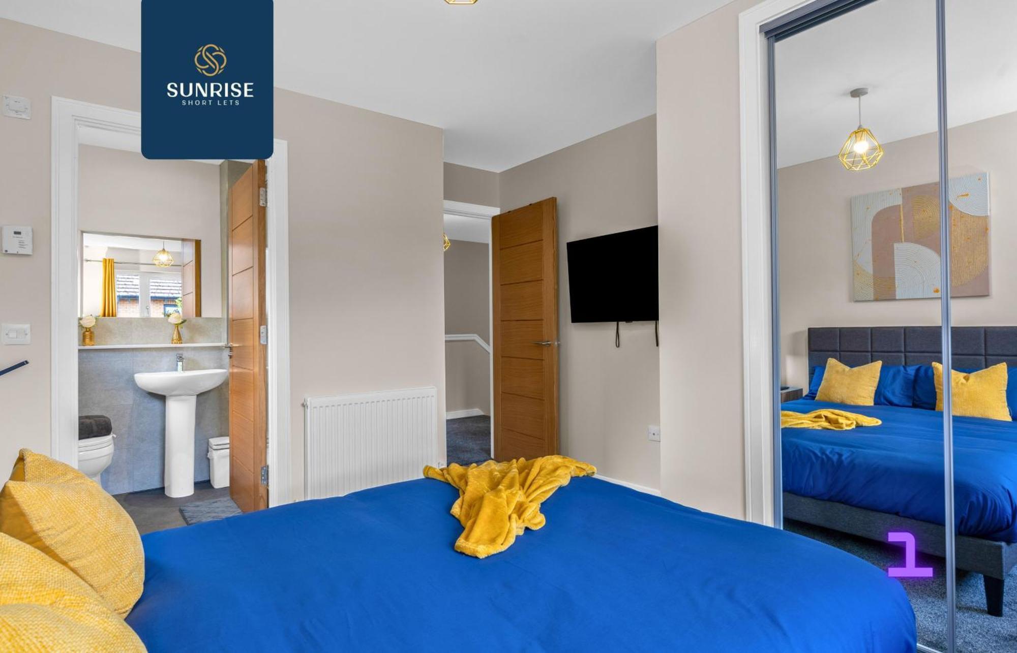 L2 - Stunning 4 Bed House With 6 Beds And 3 Bathrooms, Tvs In Each Room, Free Parking, Fully Equipped, Local Amenities, Easy Ring Road Access, Special Rates And Price Match Gaurantee Ask Sunrise Short Lets * Dundee