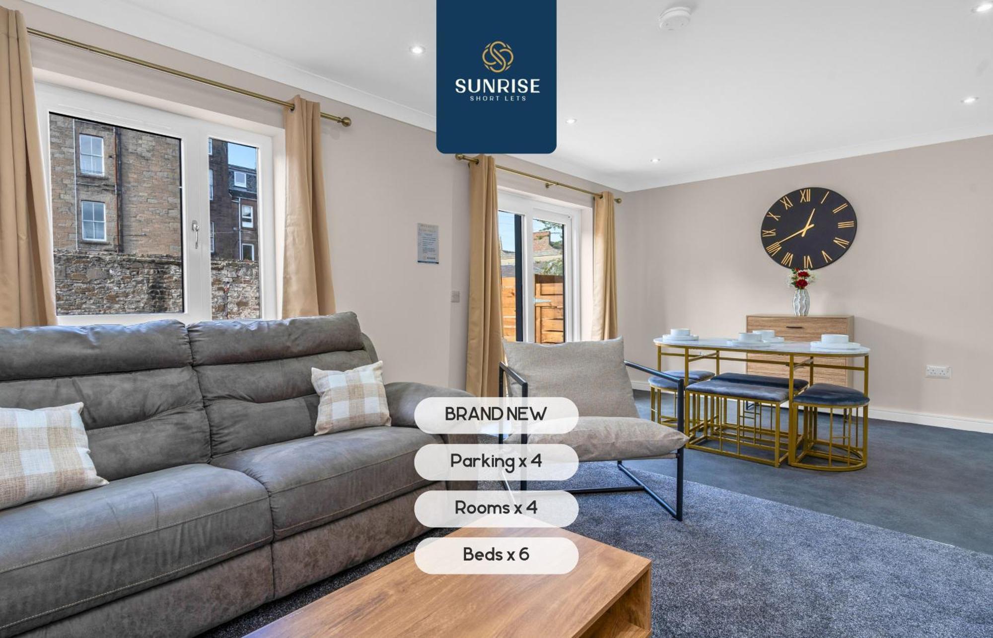 L2 - Stunning 4 Bed House With 6 Beds And 3 Bathrooms, Tvs In Each Room, Free Parking, Fully Equipped, Local Amenities, Easy Ring Road Access, Special Rates And Price Match Gaurantee Ask Sunrise Short Lets