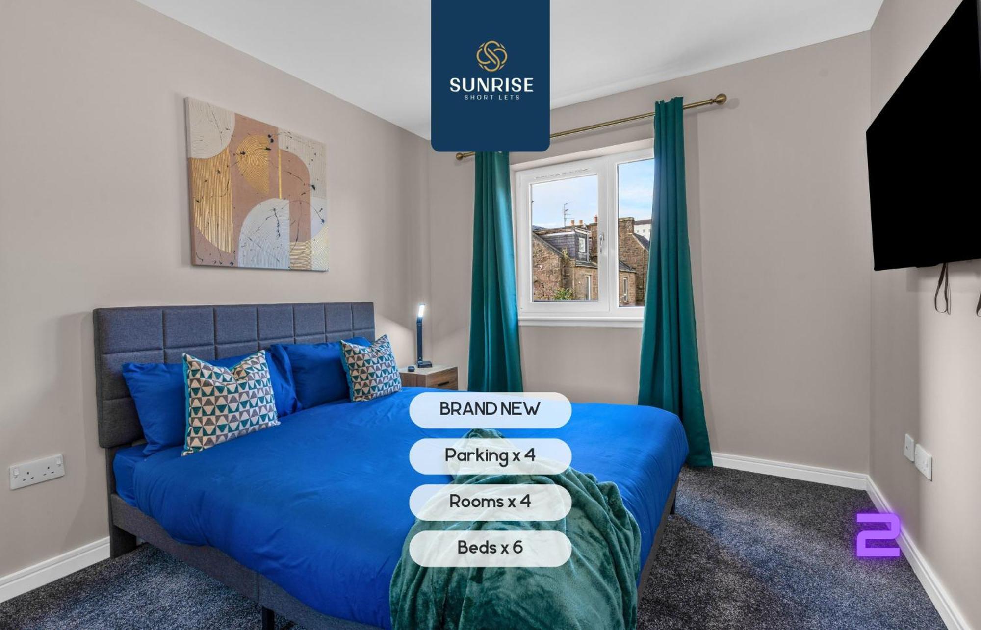 Villa L2 - Stunning 4 Bed House With 6 Beds And 3 Bathrooms, Tvs In Each Room, Free Parking, Fully Equipped, Local Amenities, Easy Ring Road Access, Special Rates And Price Match Gaurantee Ask Sunrise Short Lets
