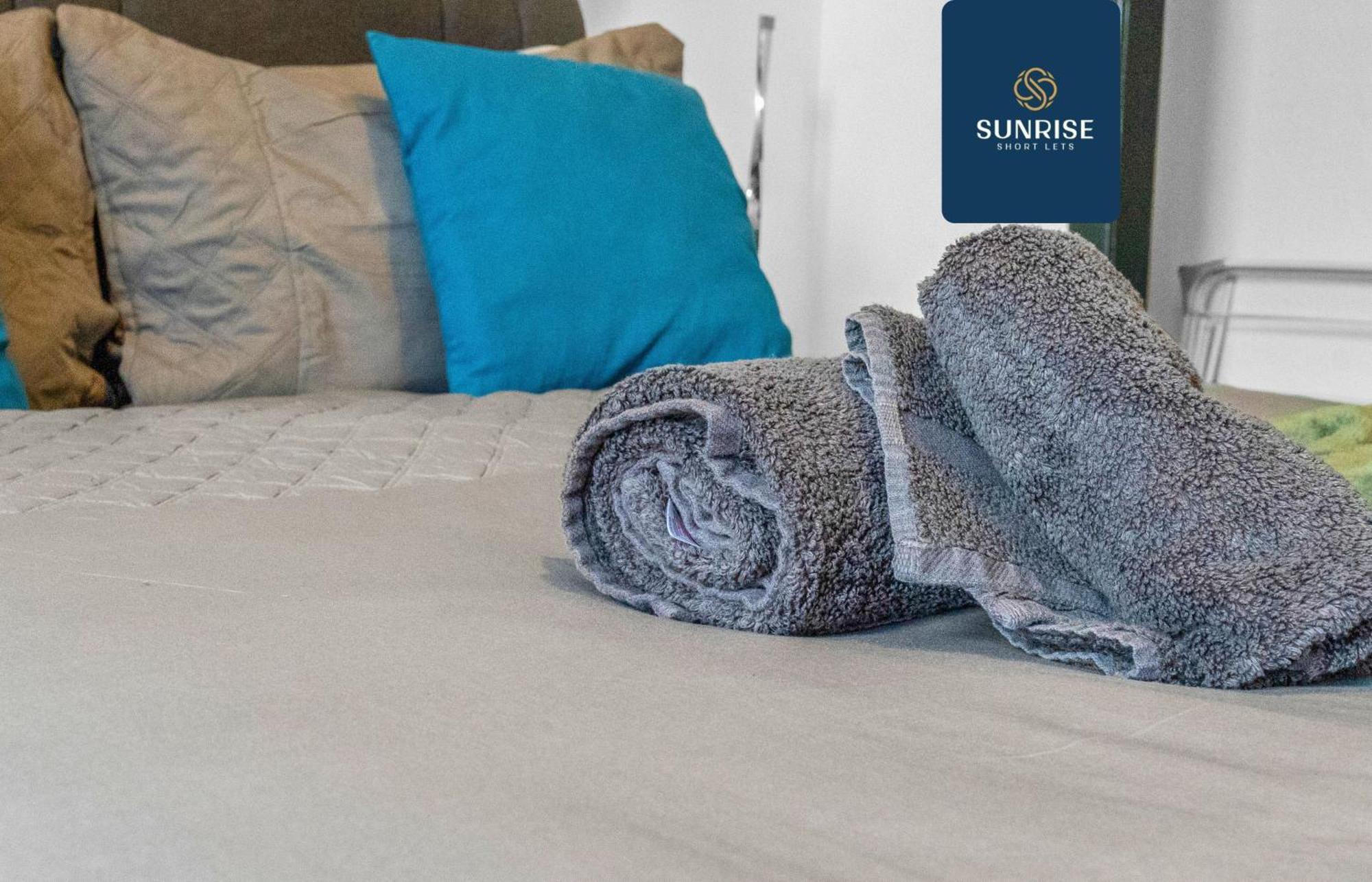 Apartment The Dens, 3 Rooms, 4 Beds, 2 Bathrooms, Fully Equipped, Wifi, Free Street Parking, 3rd Floor
