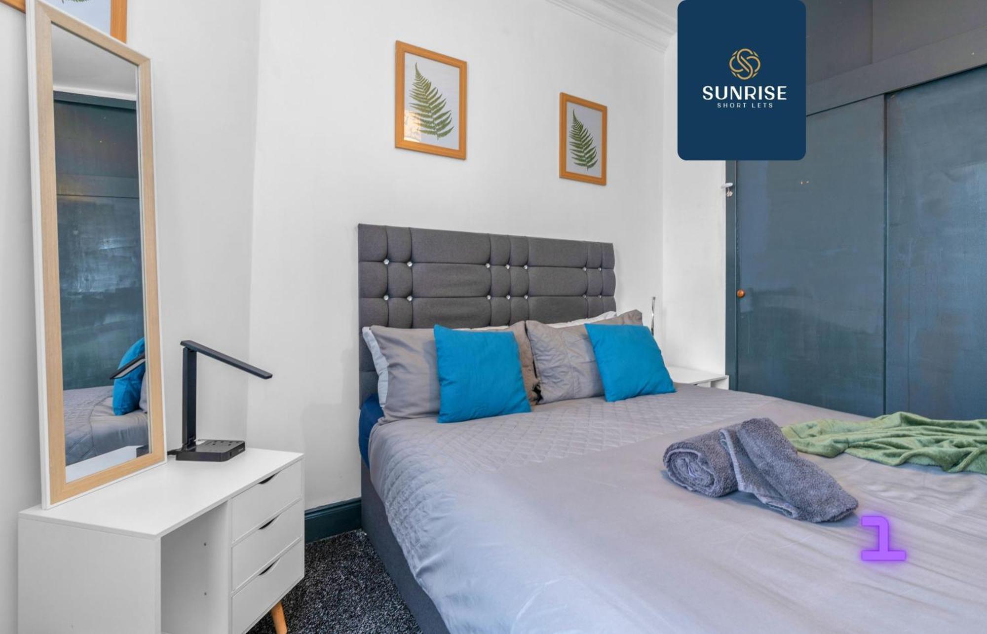 The Dens, 3 Rooms, 4 Beds, 2 Bathrooms, Fully Equipped, Wifi, Free Street Parking, 3rd Floor Dundee